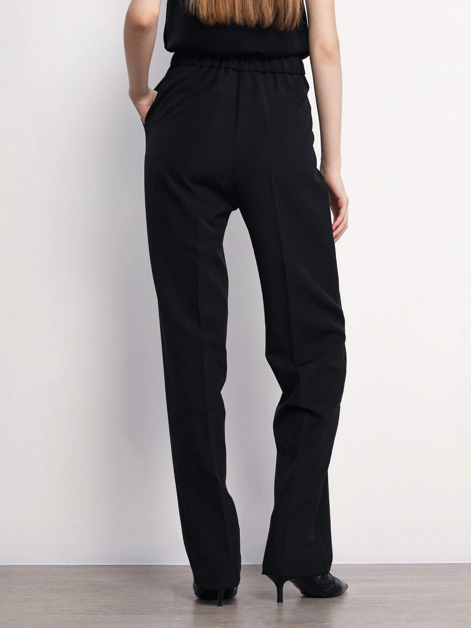 Брюки расклешенного кроя с эластичным поясом